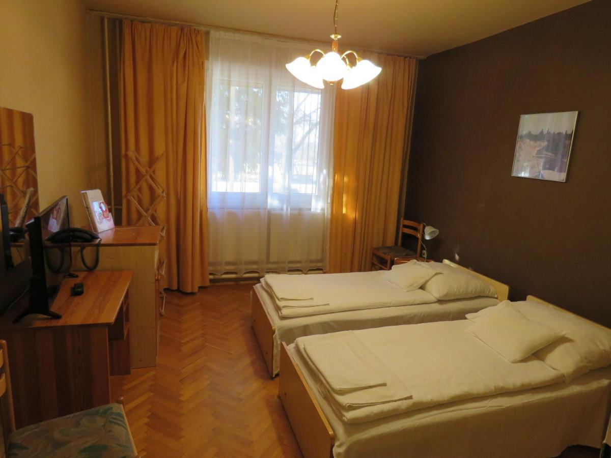 Thermal Apartmanhaz Komárom Exteriör bild