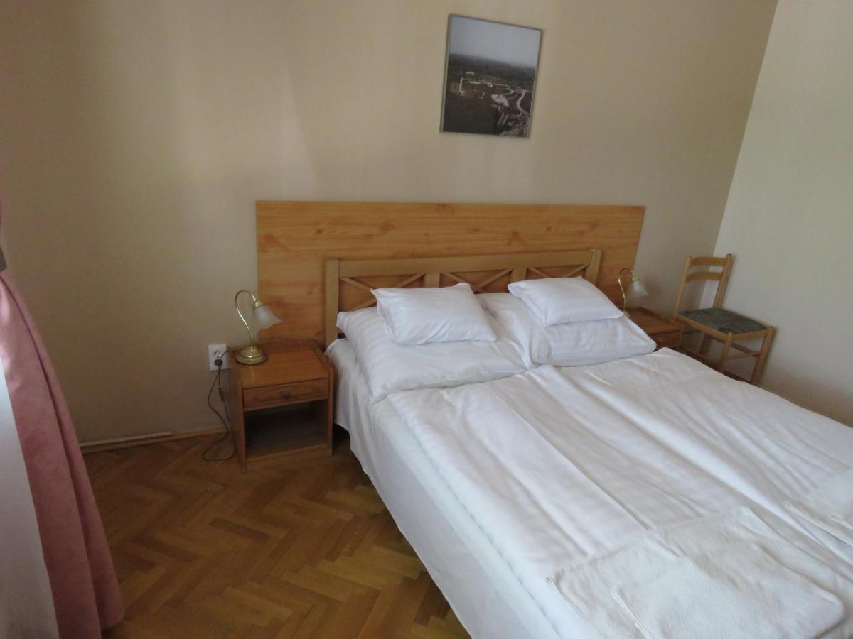 Thermal Apartmanhaz Komárom Exteriör bild