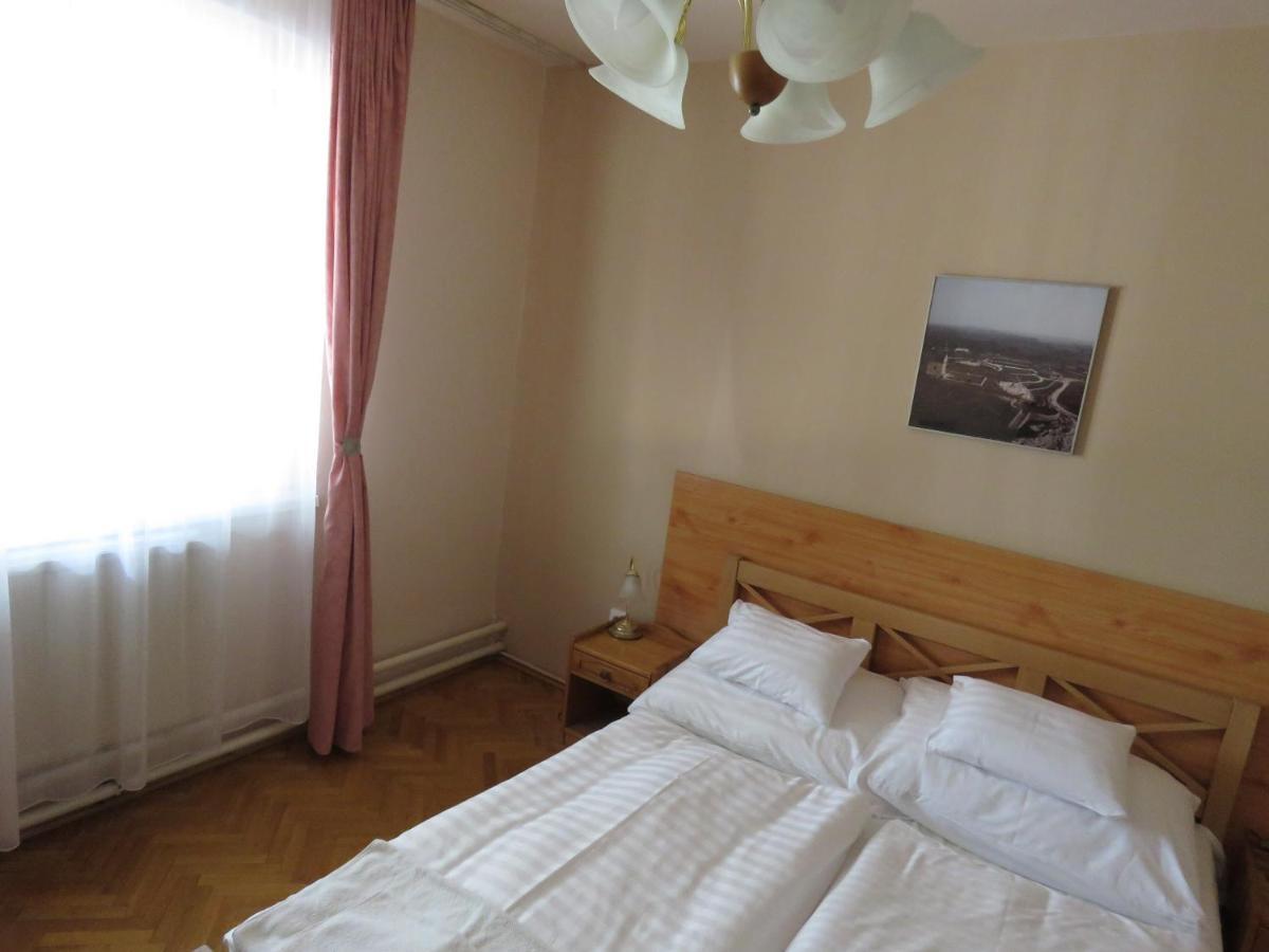 Thermal Apartmanhaz Komárom Exteriör bild