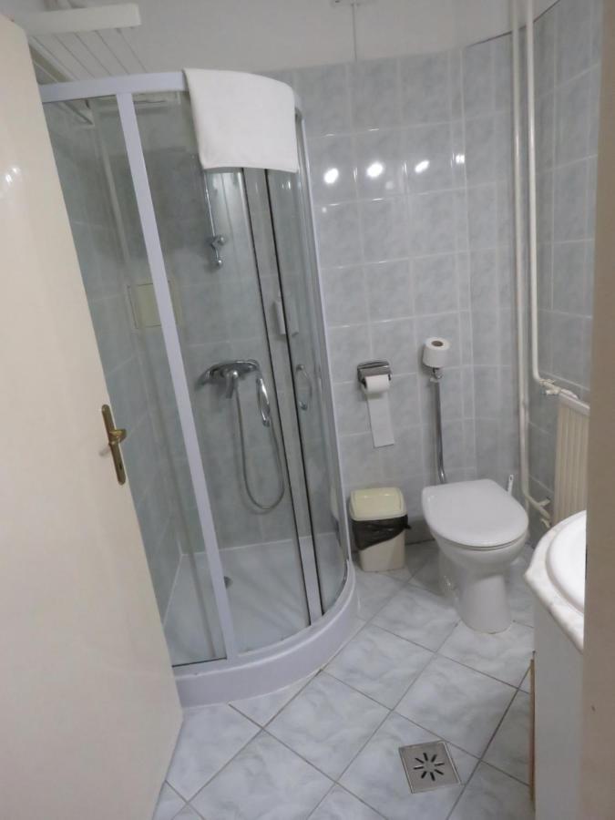 Thermal Apartmanhaz Komárom Exteriör bild