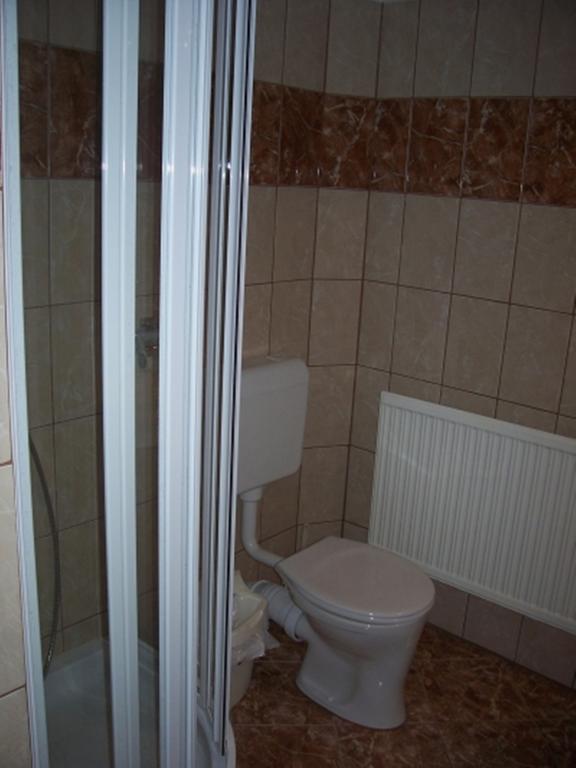 Thermal Apartmanhaz Komárom Rum bild